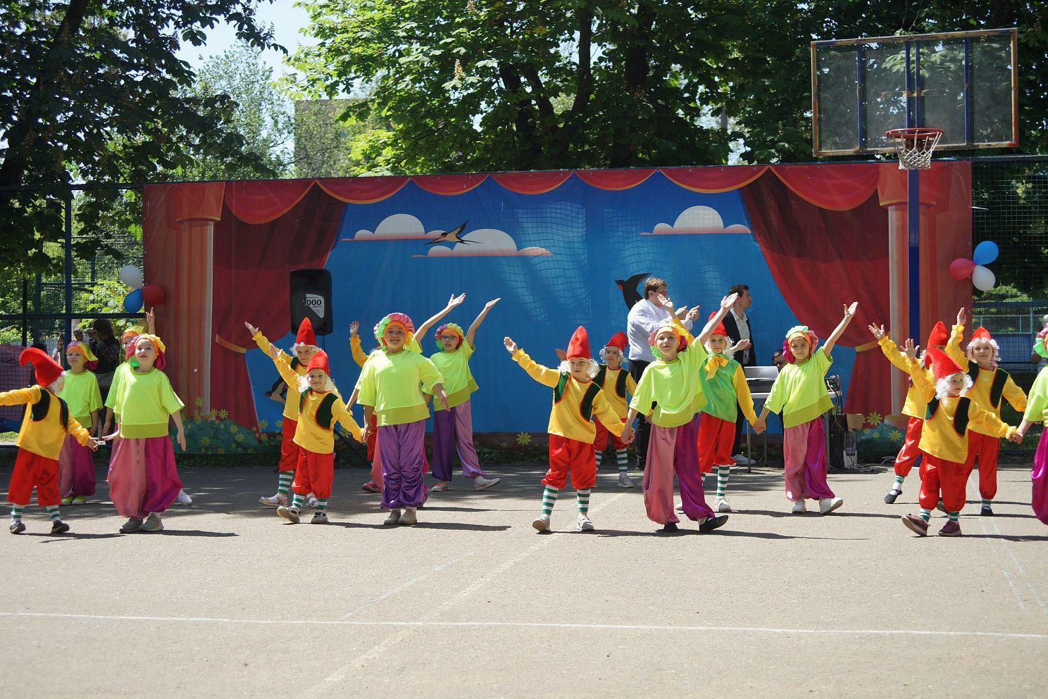 В Детском парке в международный День защиты детей ярко и весело прошел праздник «Улыбки детей – счастье людей»
